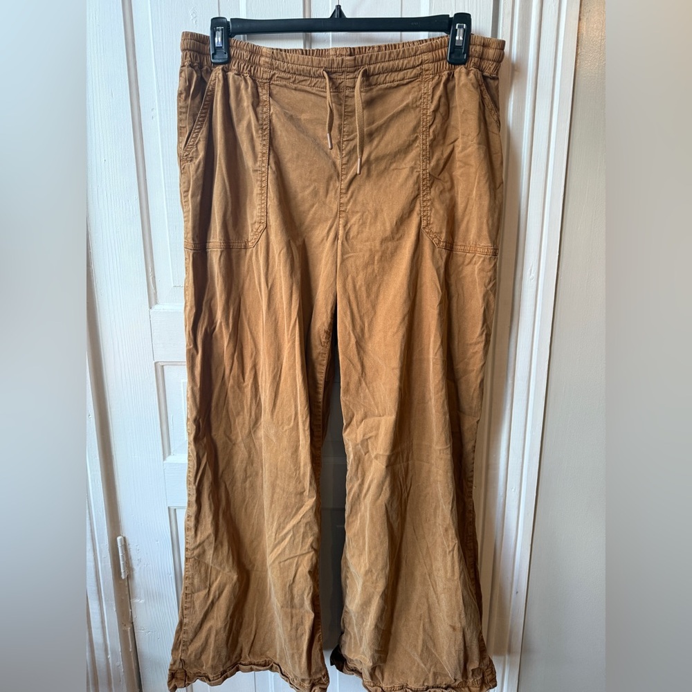 Women’s ORVIS Explorer Tencel Wide-Leg Brown/Tan Pants with elastic waistband